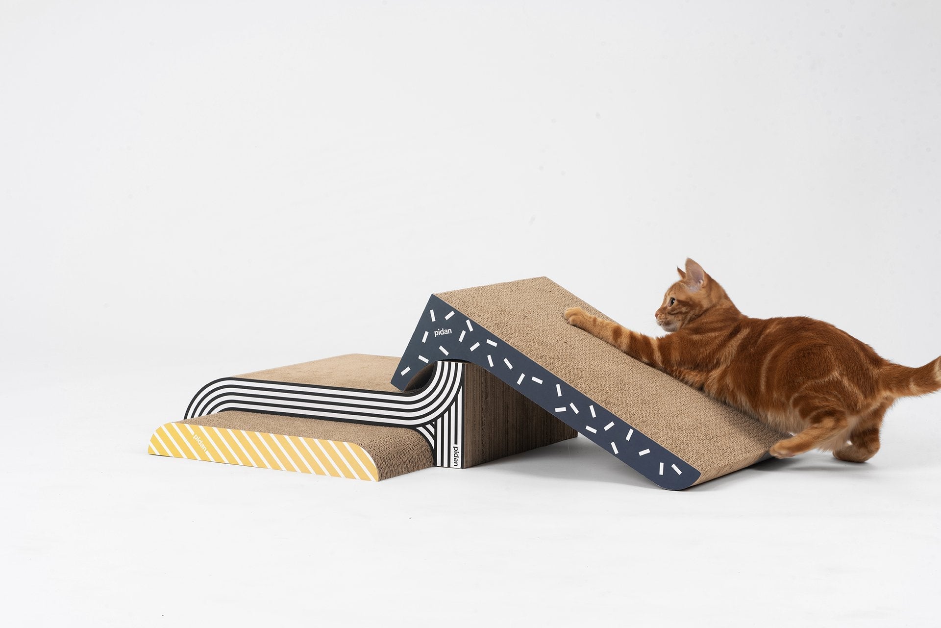 Pidan 2 + 1 Cat Scratcher